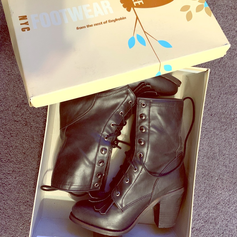 We who see black boots
